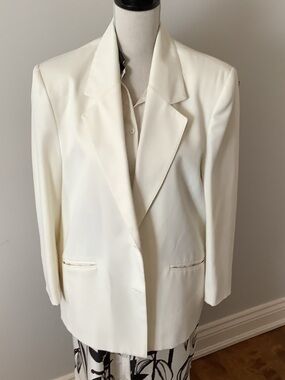 Women's Cream Single-Breasted Tailored Blazer
